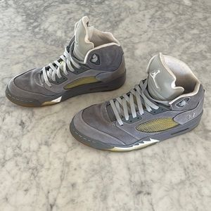 Men’s size 12 wolf grey Jordan V’s. Used but good condition!